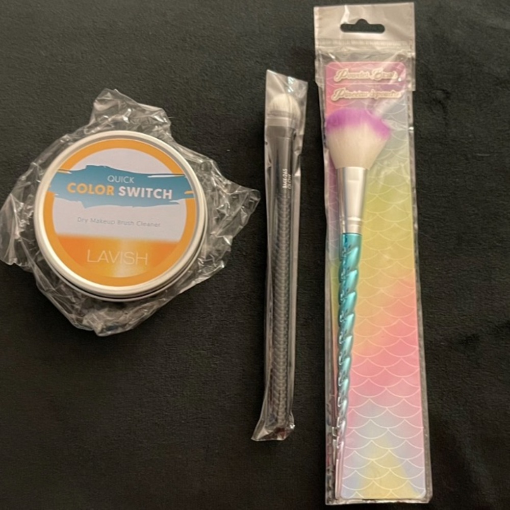 Brush Cleaner (w/ brushes)!!